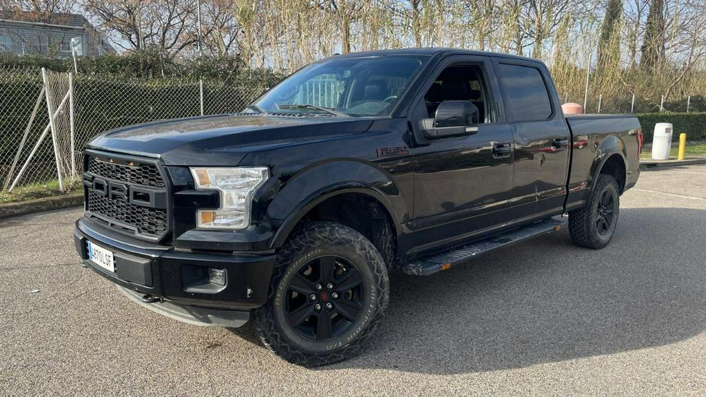 Ford F-150 V8