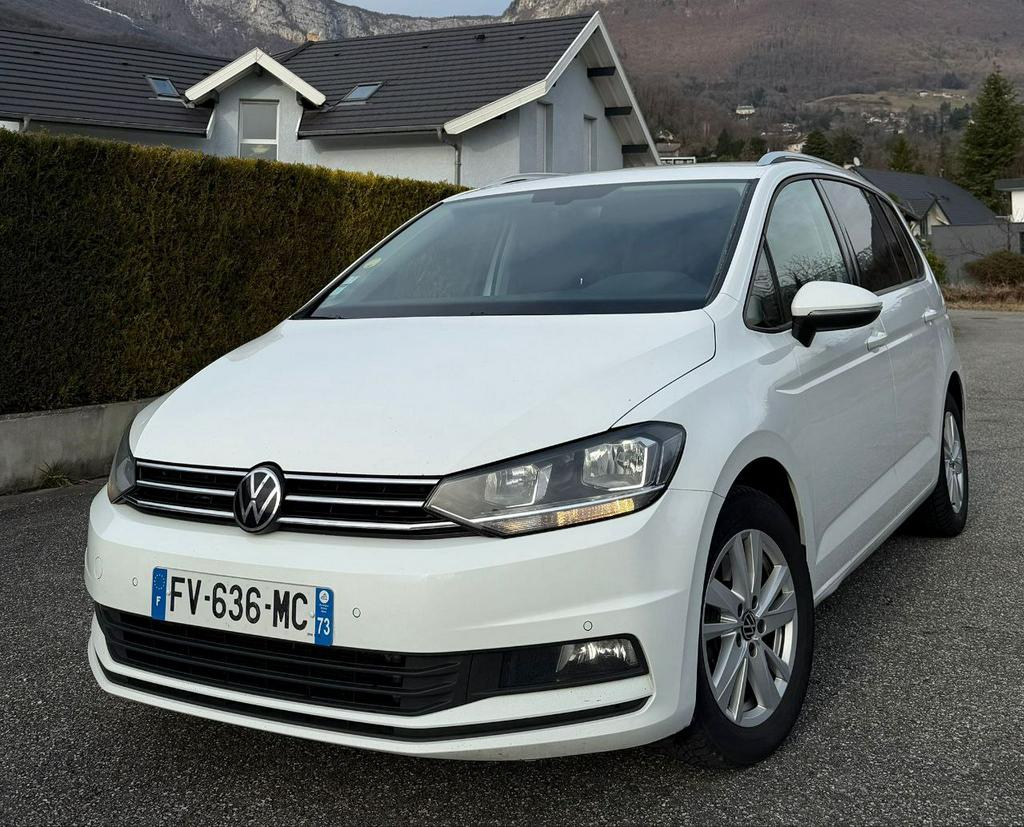VOLKSWAGEN Touran